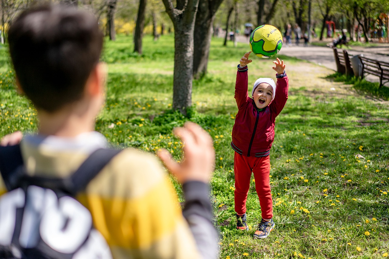 park, playing catch, kids-6688951.jpg